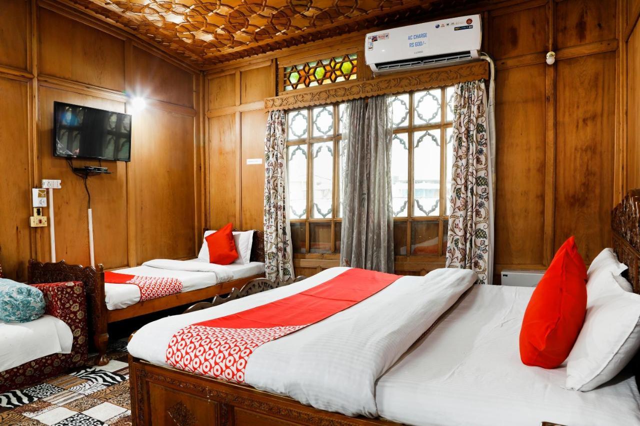 Oyo New Lucifer House Boat Hotel Srinagar  Exterior photo
