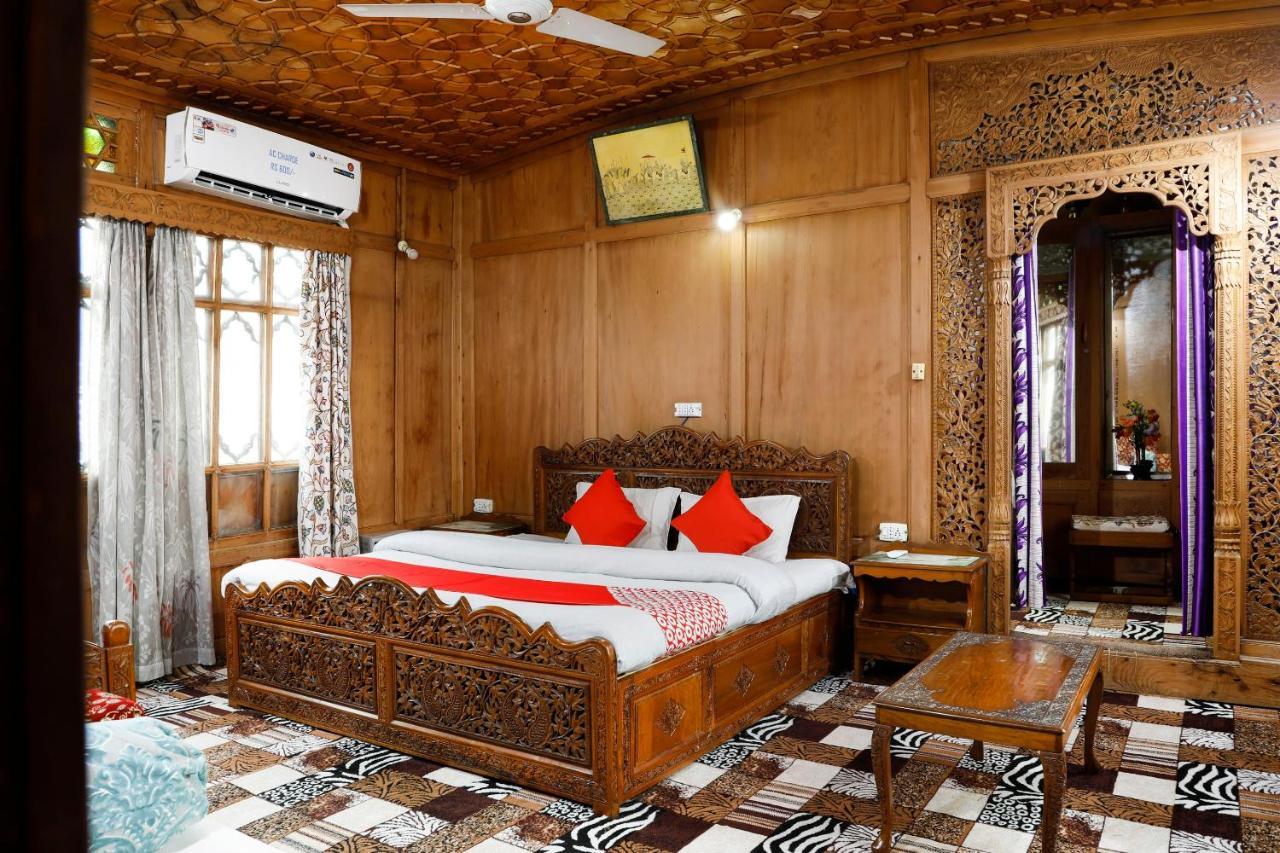 Oyo New Lucifer House Boat Hotel Srinagar  Exterior photo